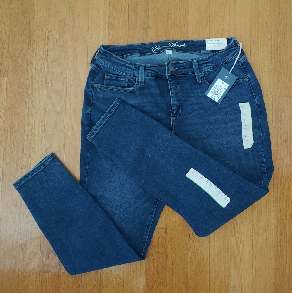 Universal Thread Curvy Skinny Jeans NWT.  Size 12.   31R